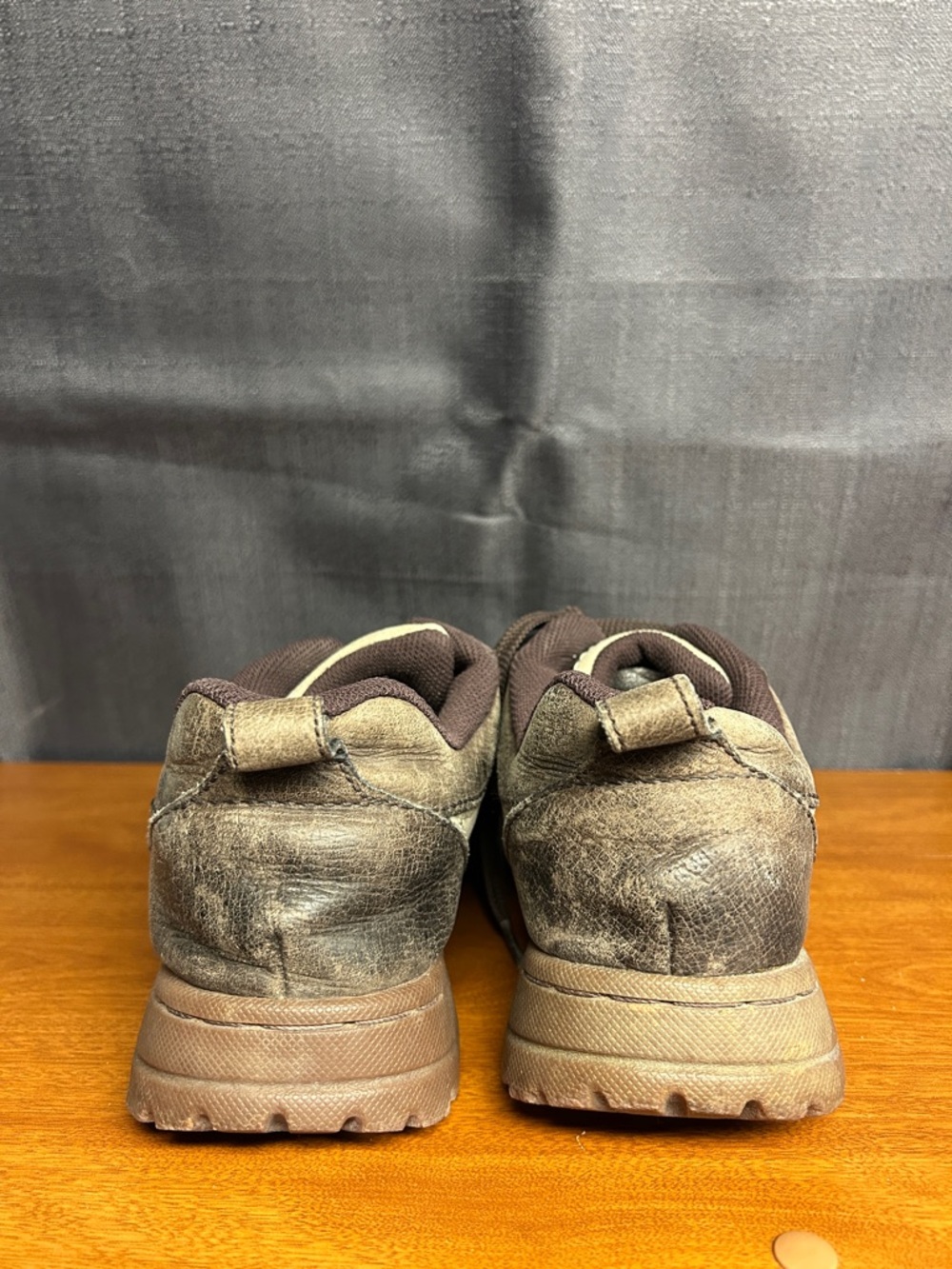 Patagonia Suede Low-Top Hiking Sneakers Boaris Hiking Trail shoes Vibram Size 8 - Picture 6 of 7